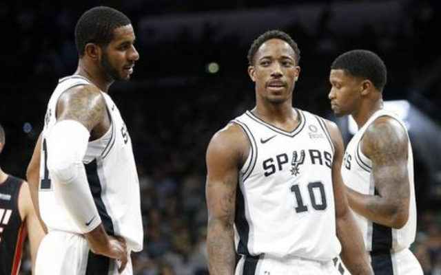 战广岛三箭前路易斯晒照：最后一舞；球员与申花合同月底到期（广岛三箭战前，路易斯晒照称“最后一舞”，与申花合同月底到期）