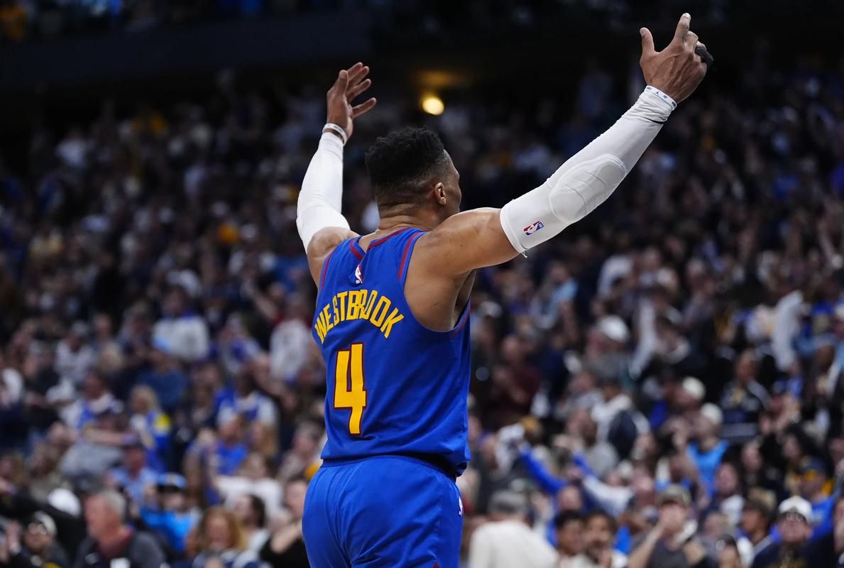 阿尔梅里亚后卫阿里达内因酒驾肇事逃逸被捕，次日仍照常训练（阿尔梅里亚后卫阿里达内酒驾肇逃遭逮捕，翌日仍正常训练）