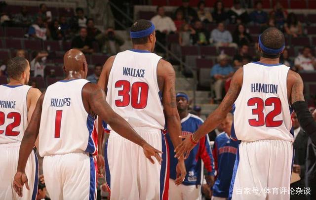 杨溢打出战略性意义！连进三分+灵活组织，解压徐杰并盘活胡明轩（杨溢展现战略价值：连中三分+灵活调度，分担徐杰压力并激活胡明轩）