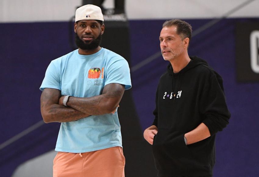 TA：休斯顿中场雷恩斯引人注目，尤文和城市集团都已进行联系（TA：尤文、城市集团已与休斯顿中场雷恩斯接触，这名球员表现抢眼）