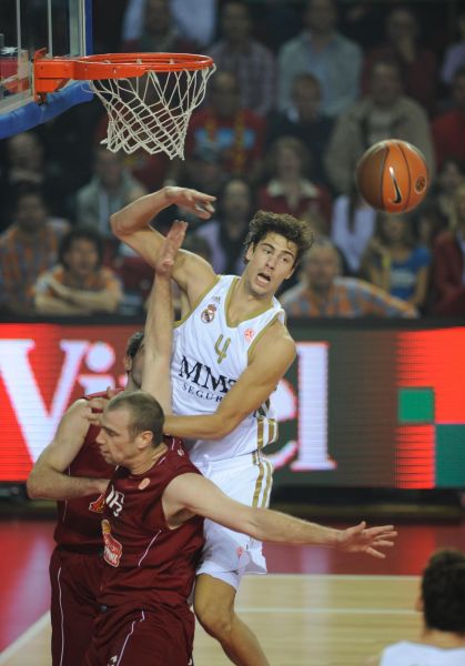 守门员必须掌握的基础动作（门将必会的基本动作）